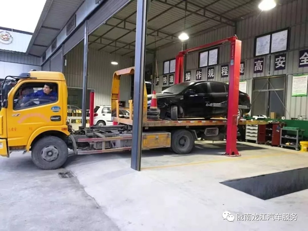 金錘鈑金，銀槍噴漆！龍江汽修值得信賴！